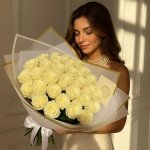 Букет 31 белая роза с красивой упаковкой